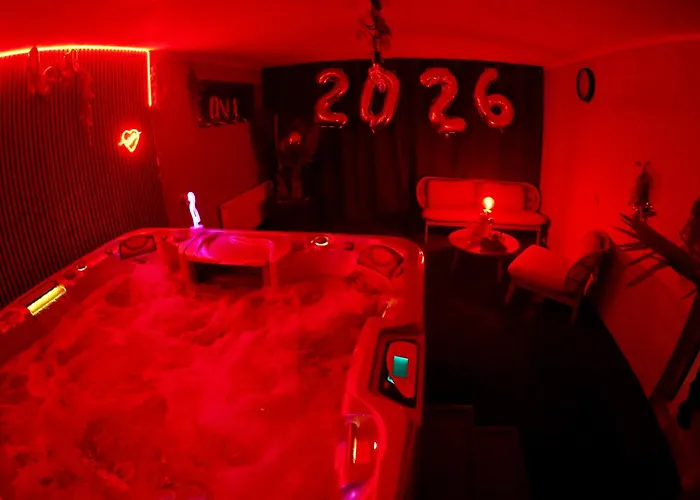 Homely Sauna, Jacuzzi And Free Parking Dobrzewino